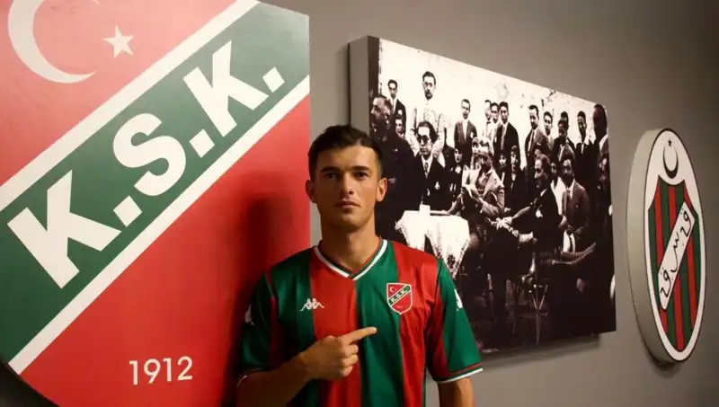 Karşıyaka'nın Futbol Transfer Hamleleri Sürprizlerle Dolu!