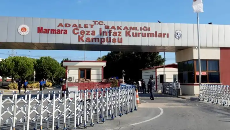 İBB Soruşturmasında Tutuklular Farklı Cezaevlerine Sevk Edildi: Sebepleri Neler?