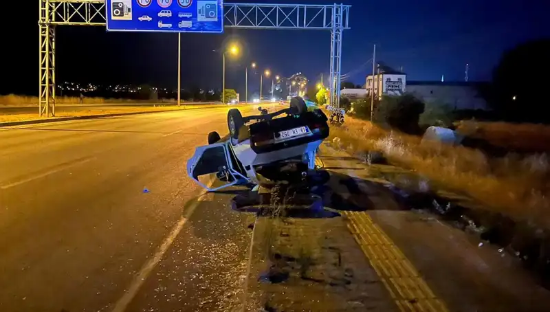 TIR'ın Sıkıştırdığı Araba Takla Attı: Feci Kaza ve Yaralı