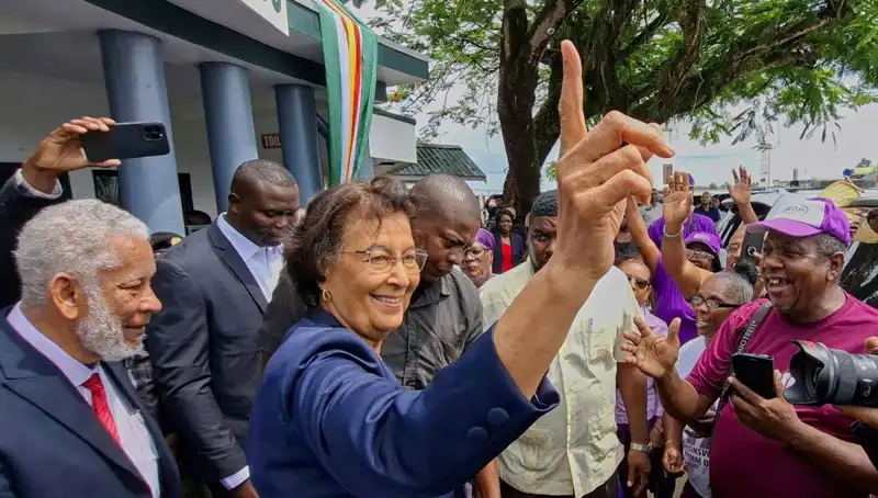 Surinam'da Tarihi An: İlk Kadın Devlet Başkanı Seçildi!