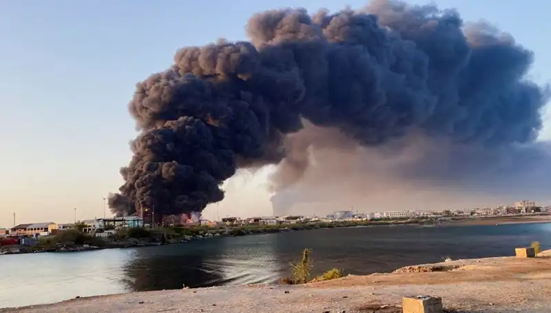 Port Sudan'da Şok Edici Patlamalar: Havalimanı ve Ordu Üssü Hedefte
