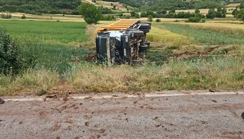 Tokat’ta Devrilen Kamyonun Şoförü Hayatını Kaybetti: Olayın Ayrıntıları