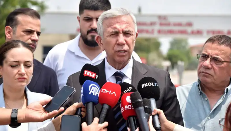 Mansur Yavaş, Muhittin Böcek'i Ziyaret Etti: İş Birliği ve Dayanışma Mesajları