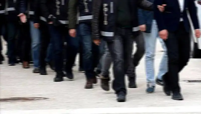 Sosyal Medyada 'Balkız' Tuzağı: Kadın Profil ile Gasp Olayları Patlak Verdi
