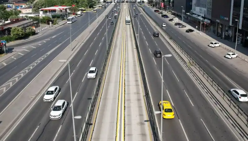 İstanbul'da Bayram Tatilinde Yollar Neden Boş Kaldı?