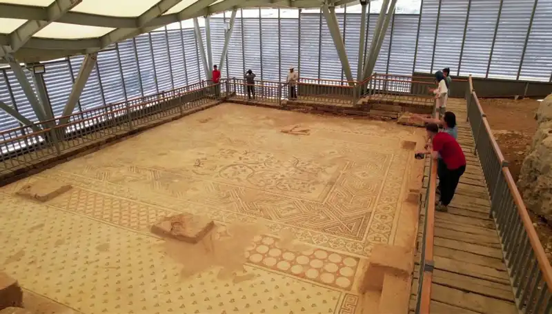Restore Edilen 'Cennet Bahçesi' Mozaiği: Tarihin İzleri Yeniden Gün Yüzüne Çıktı