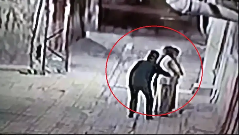 İstanbul’da Pazarcı ve Simitçi Kılığına Giren Polisler, Kapkaççıları Anladı!