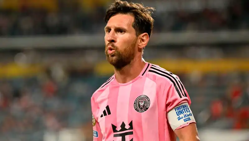 Messi, Futbol Süper Ligi'ne Beraberlik ile Başladı: Direk Sarsıldı