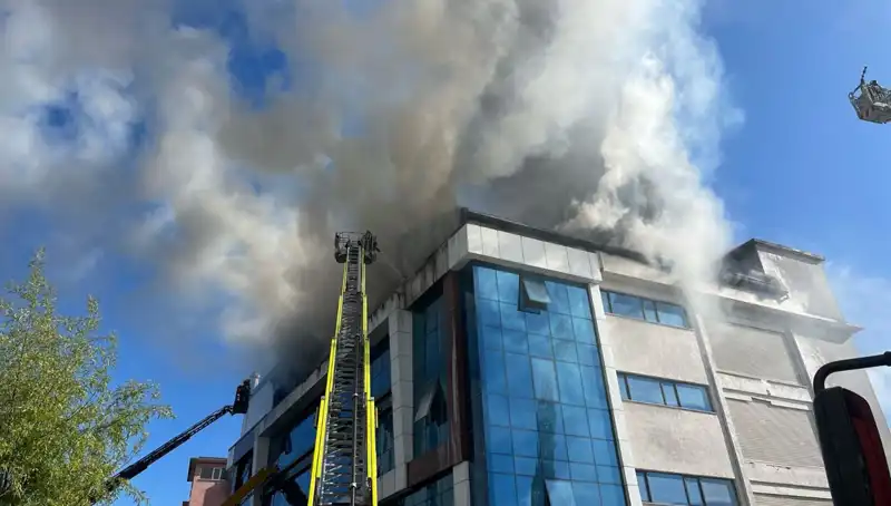 Esenyurt'ta Tekstil Atölyesinde Korkutan Yangın: Olayın Detayları ve Hemen Ardından Gelen Gelişmeler