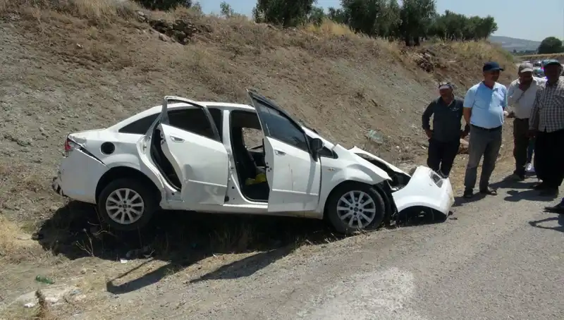 Kilis'te Feci Kaza: Birbirine Çarpan Otomobiller, Yaralılar Hastaneye Kaldırıldı