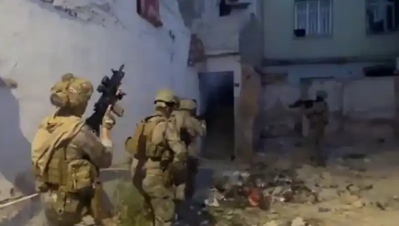 75 İlde Tarihi Uyuşturucu Operasyonu: Binlerce Şüpheli Ele Geçirildi!