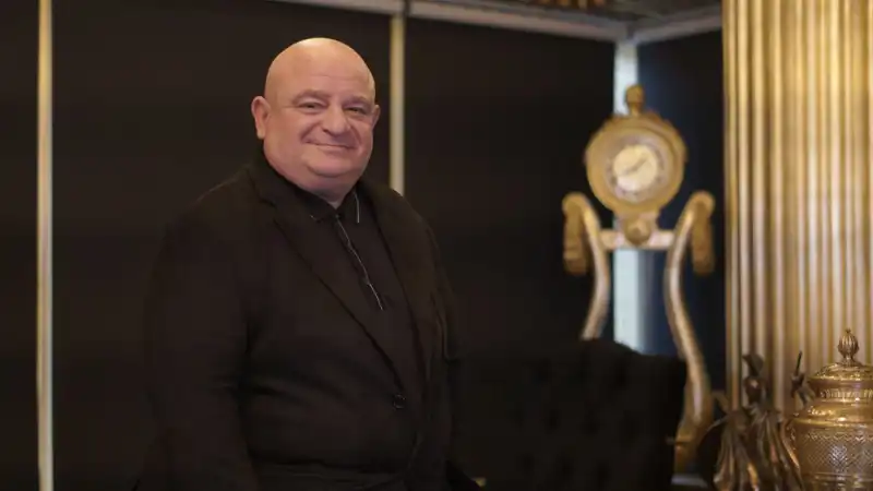 Moiz Mitrani: Tekstilden Finansa Uzanan Olağanüstü Global Başarı Hikayesi