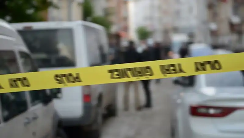 Satır ve Bıçaklı Kavga: Cadde Ortasında Yaşanan Kanlı Gerginlik