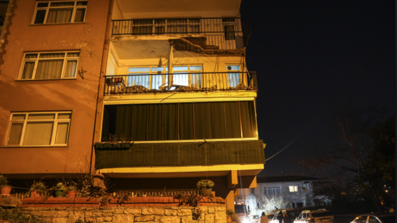 İstanbul'da Balkonu Çöken Apartman Acil Tahliye Edildi: Olayın Ayrıntıları