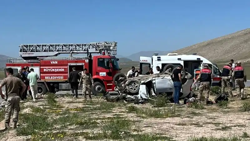 Van’da Feci Kaza: 4 Can Aldı, 2 Kişi Ağır Yaralandı