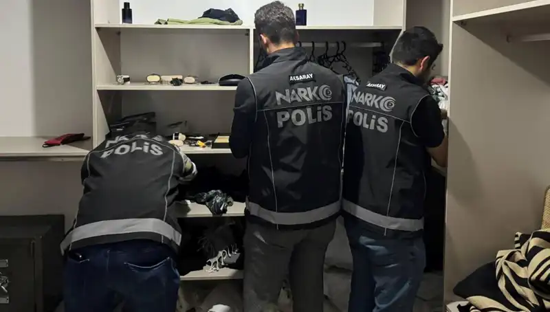 Türkiye'de Uyuşturucu Operasyonunda F Serisi Dolar Ele Geçirildi!