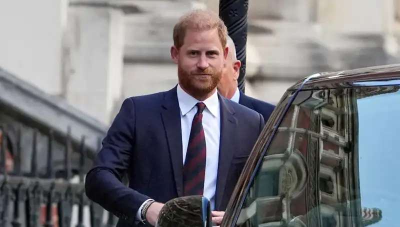 Prens Harry Aile İlişkilerini Onarmak İçin İlk Adımı Attı