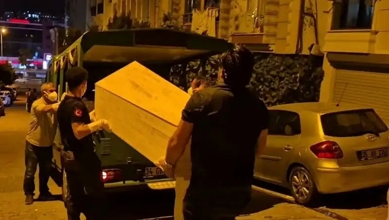 Esenyurt'ta Gizemli Bir Ölüm: Kadın Cansız Bulundu