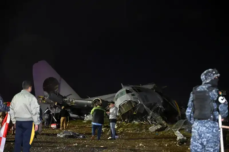 Bolivya'da Askeri Uçak Para Taşırken Düştü: Kazanın Detayları