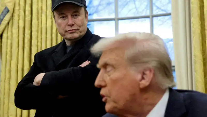 Elon Musk'ın Sıradışı Kararı: Trump Kabinesine Veda Etti!
