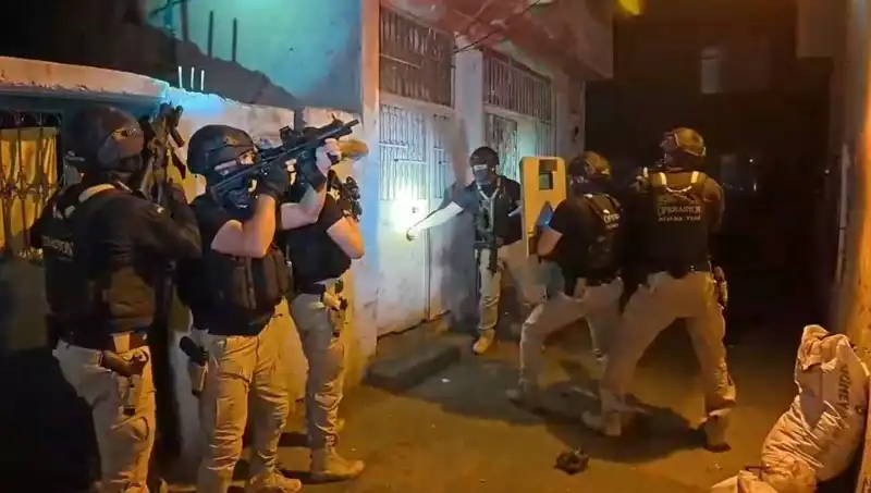 İstanbul'da DAEŞ’e Yönelik Operasyonda 18 Kişi Gözaltına Alındı