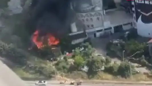 Kağıthane'de Meydana Gelen Korkutucu Yangın, Dumanlar Gökyüzünü Kapladı