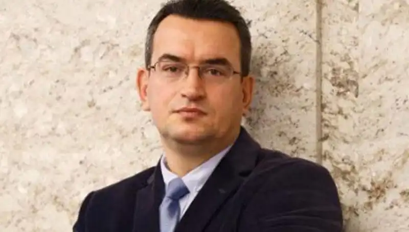Metin Gürcan: DEVA Partisi'nin Kurucu Üyesi ve Politika Hayatındaki Dönüşüm