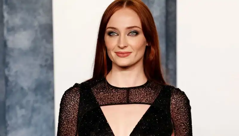 Sophie Turner'ı Kızdıran Yorum: Olay Suları İkiye Ayırdı!
