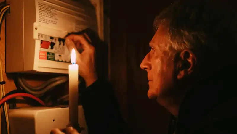 Antalya'nın 7 İlçesinde Elektrik Kesintisi: Alanya ve Serik Etkilendi!