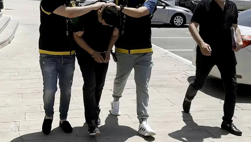 Mezarlıktaki Hırsız, Suçüstü Yakalanarak Adalete Teslim Edildi