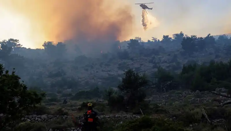 Eğriboz Adası’nda Patlayan Orman Yangını: 2 Köy Zorunlu Olarak Tahliye Edildi