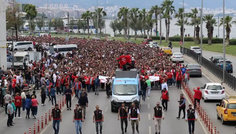 İzmir’de Çalışanların Hakları İçin Grev 4. Gününde Sürüyor