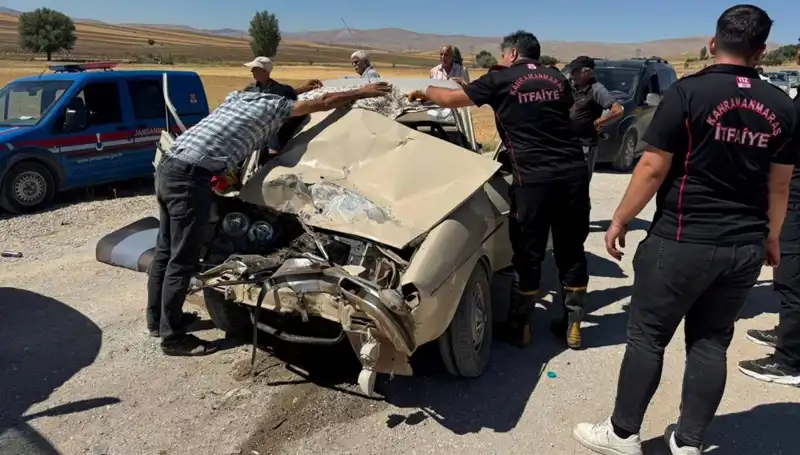 Kahramanmaraş’ta Feci Kaza: Kamyonet ve Otomobil Çarpıştı